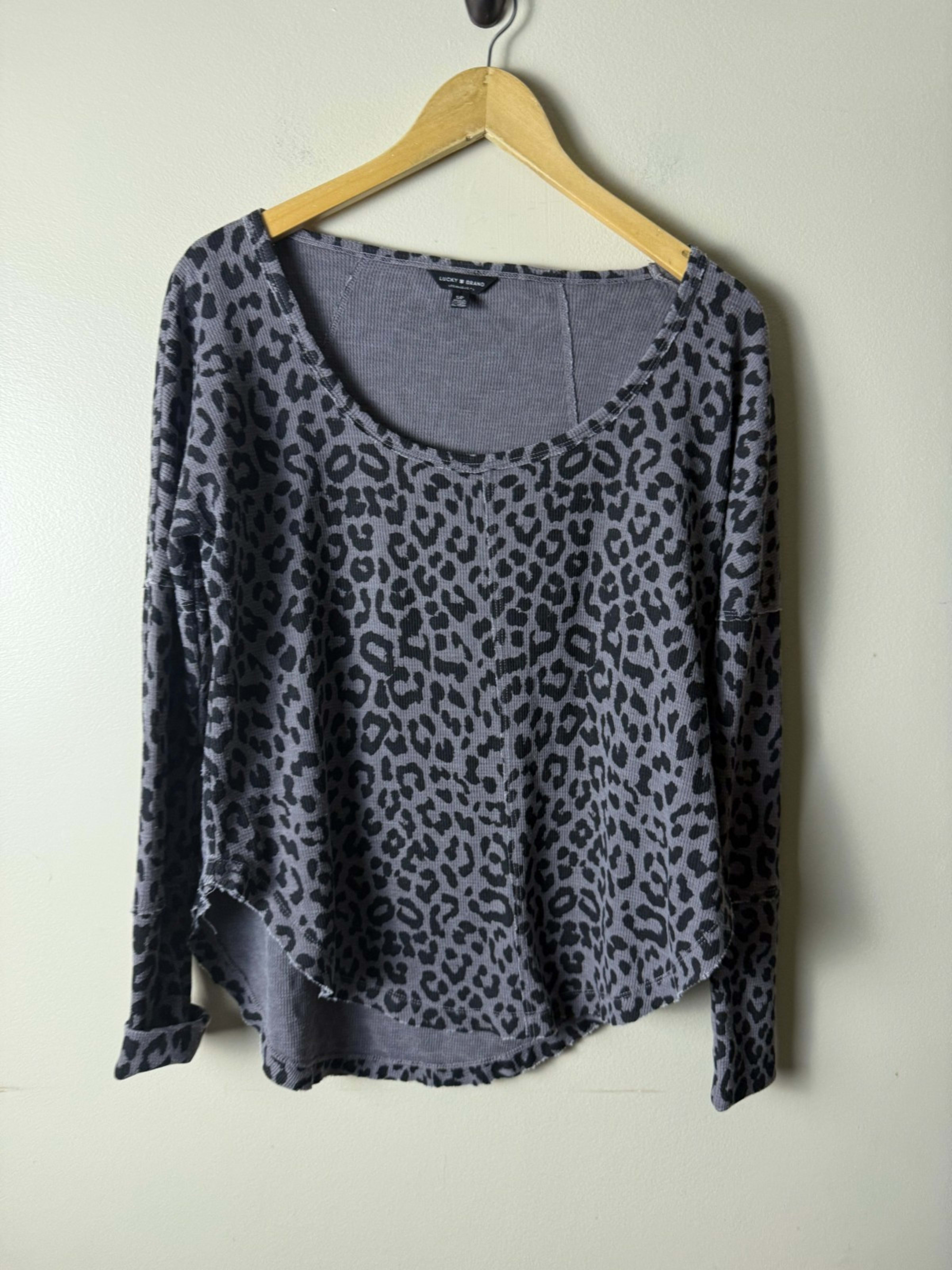 Lucky Brand Long Sleeve Knit Top Womens S Petite Gray Leopard Cheetah Print TH