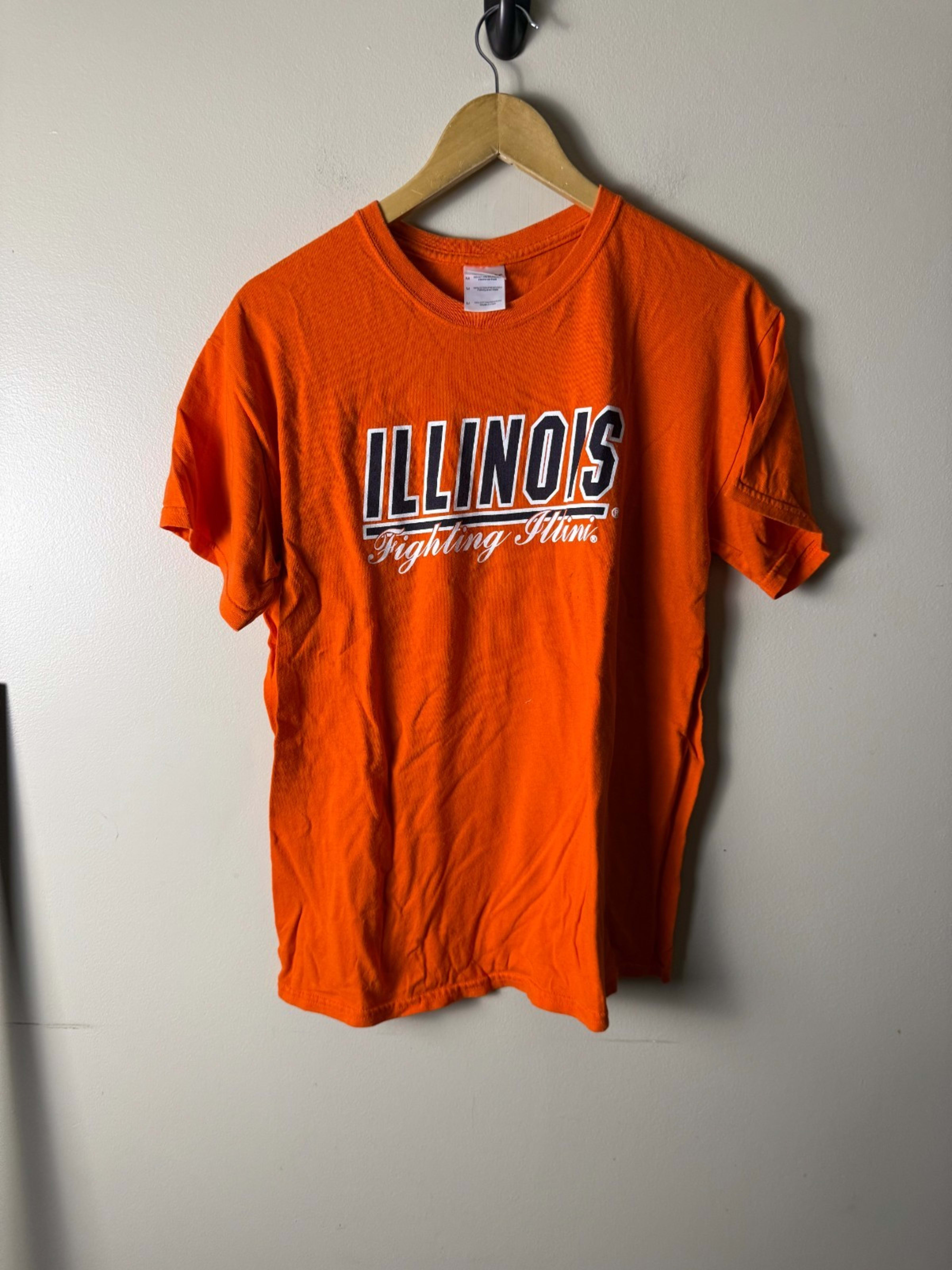 Gildan Illinois T-Shirt Men’s M Orange Logo Short Sleeve