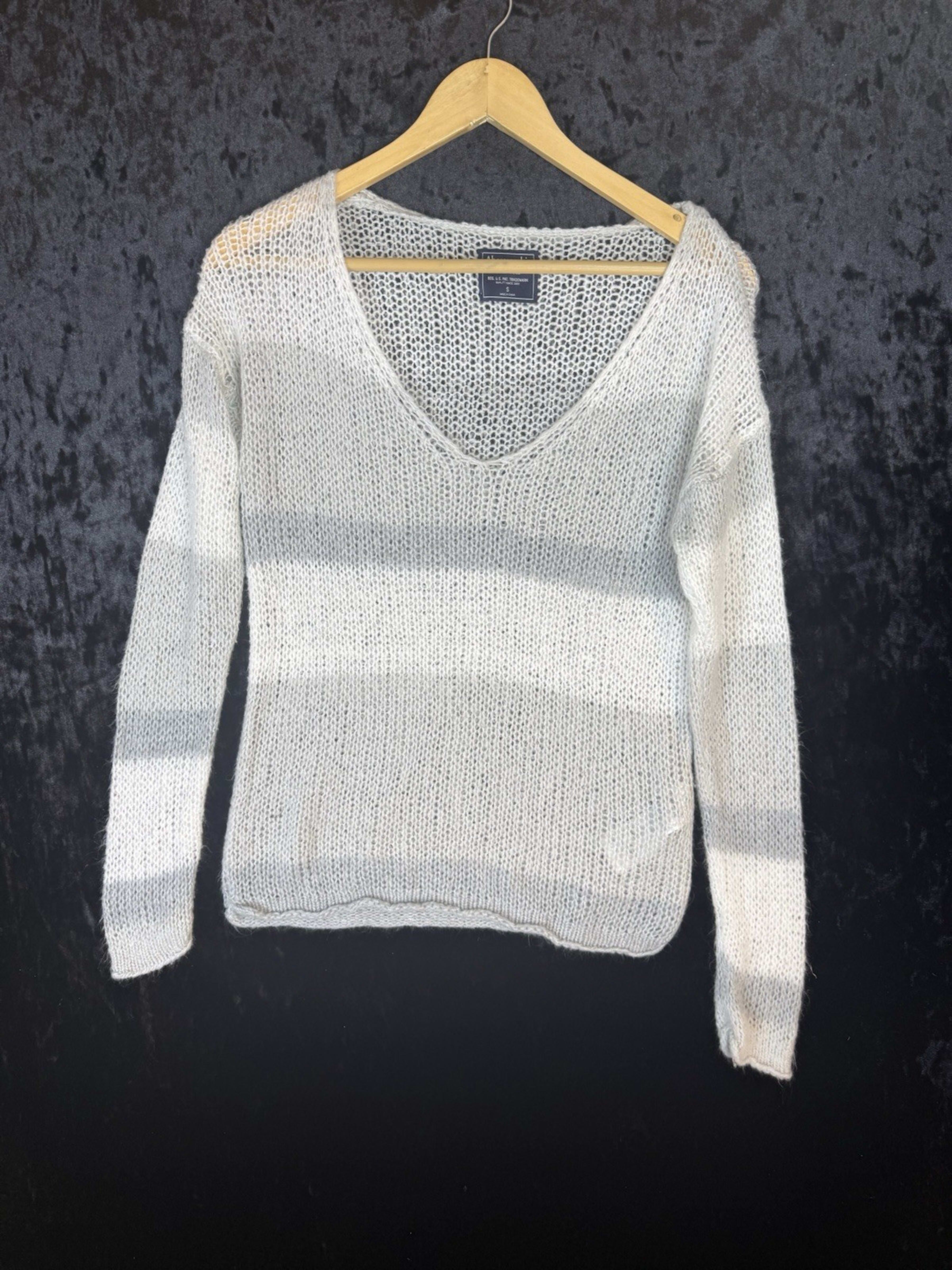 Abercrombie Fitch Sweater Womens S Gray Striped Lightweight Crew Neck Pullover