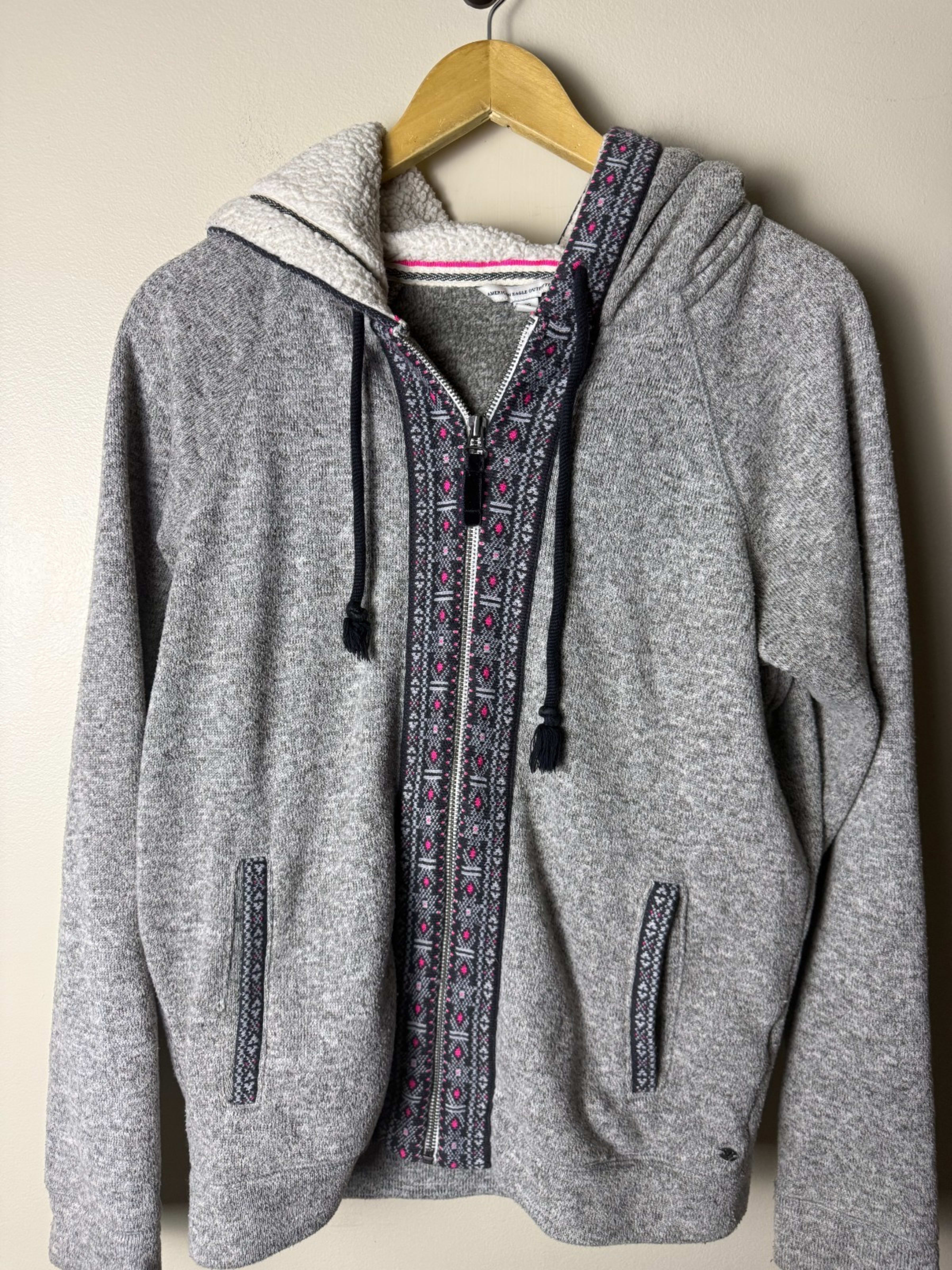 American Eagle Full Zip Embroidered Nordic Sherpa hoodie Jacket Womens L Gray