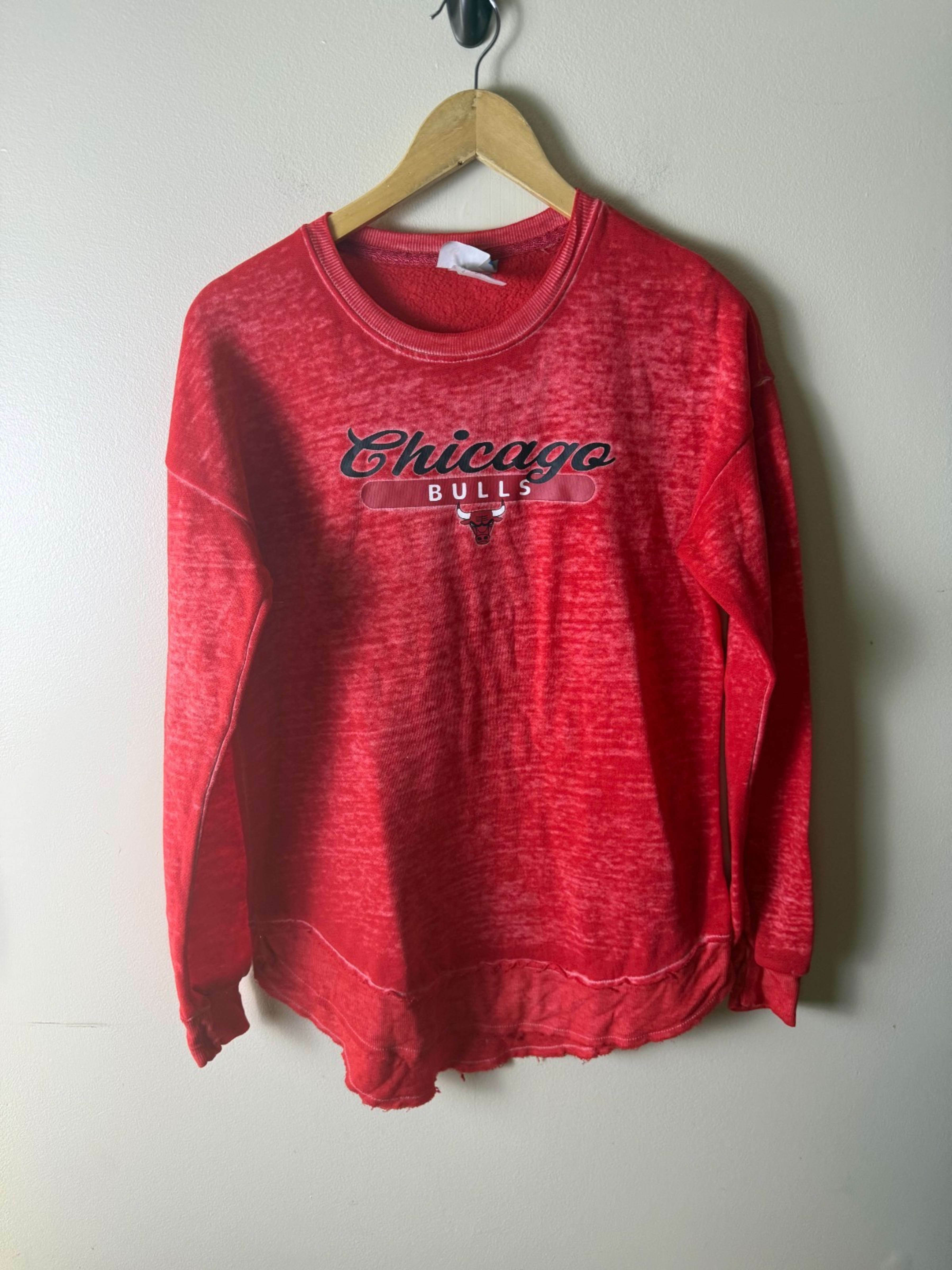 NBA Chicago Bulls Long Sleeve T-Shirt Men’s S Red Basketball Logo