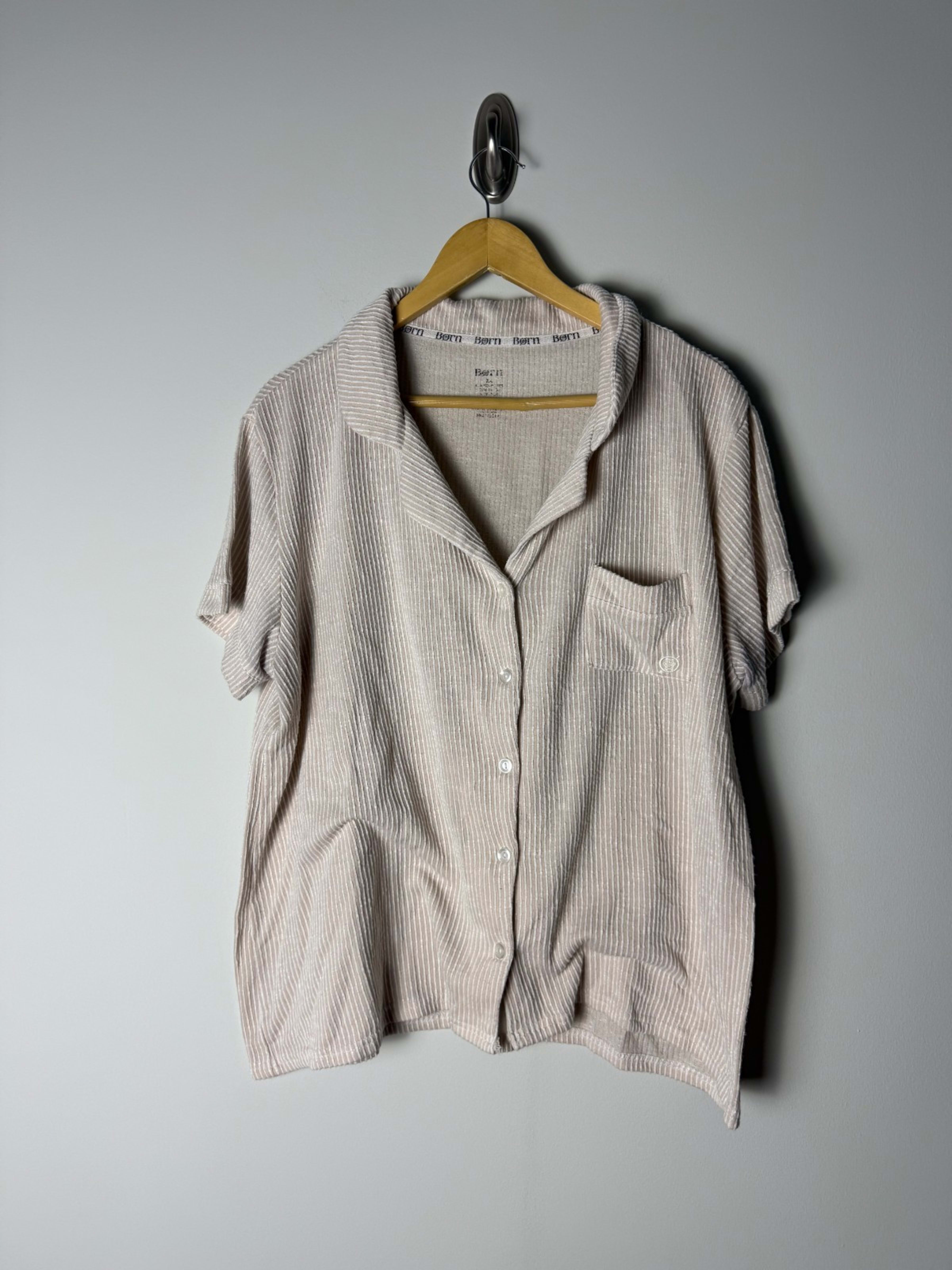 Born Short Sleeve Button Up Womens M Beige Knitted Comfortable Casual