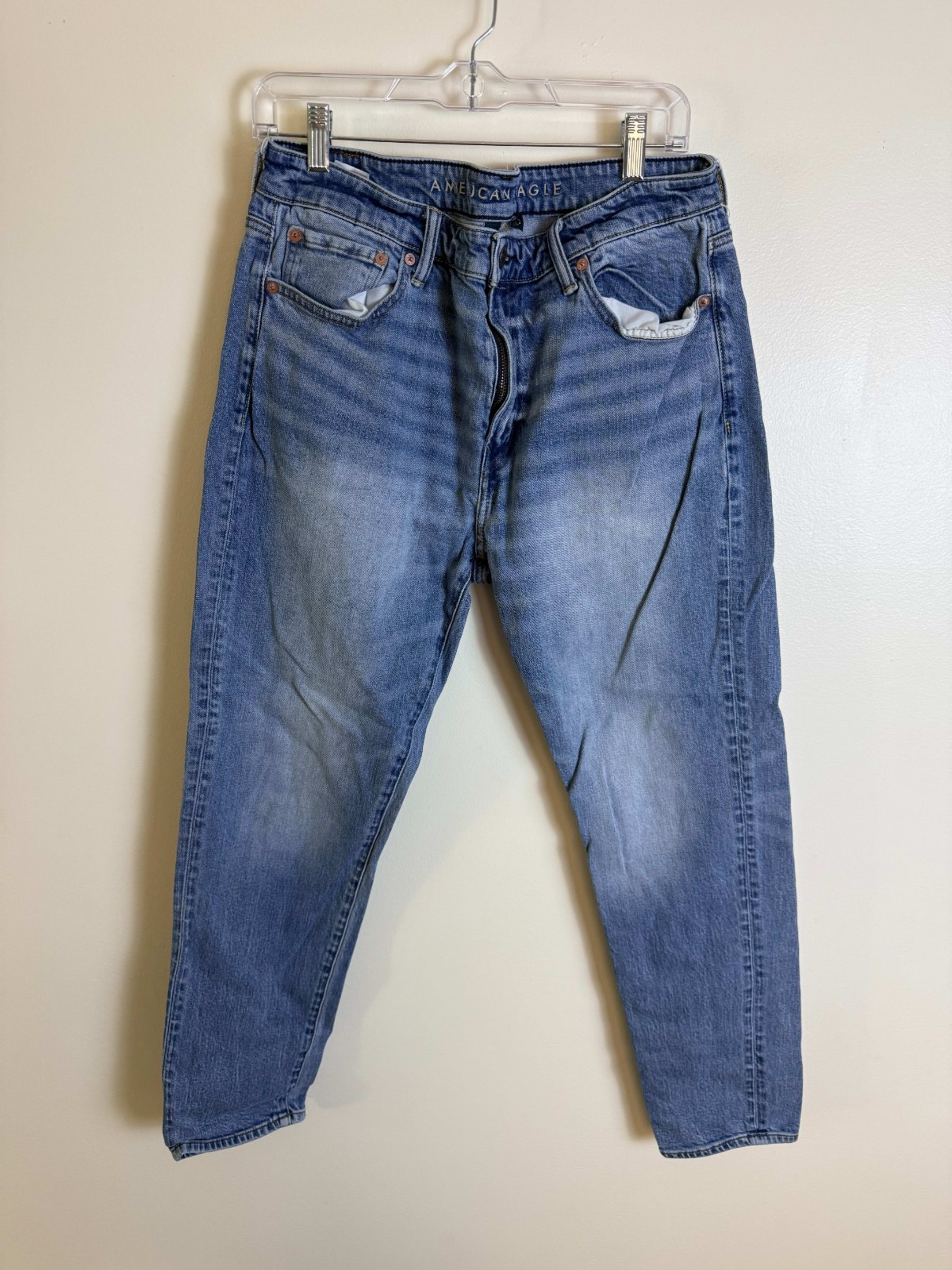American Eagle Medium Wash Mom Jeans Womens 33x32 (30x30) Casual Denim Cropped