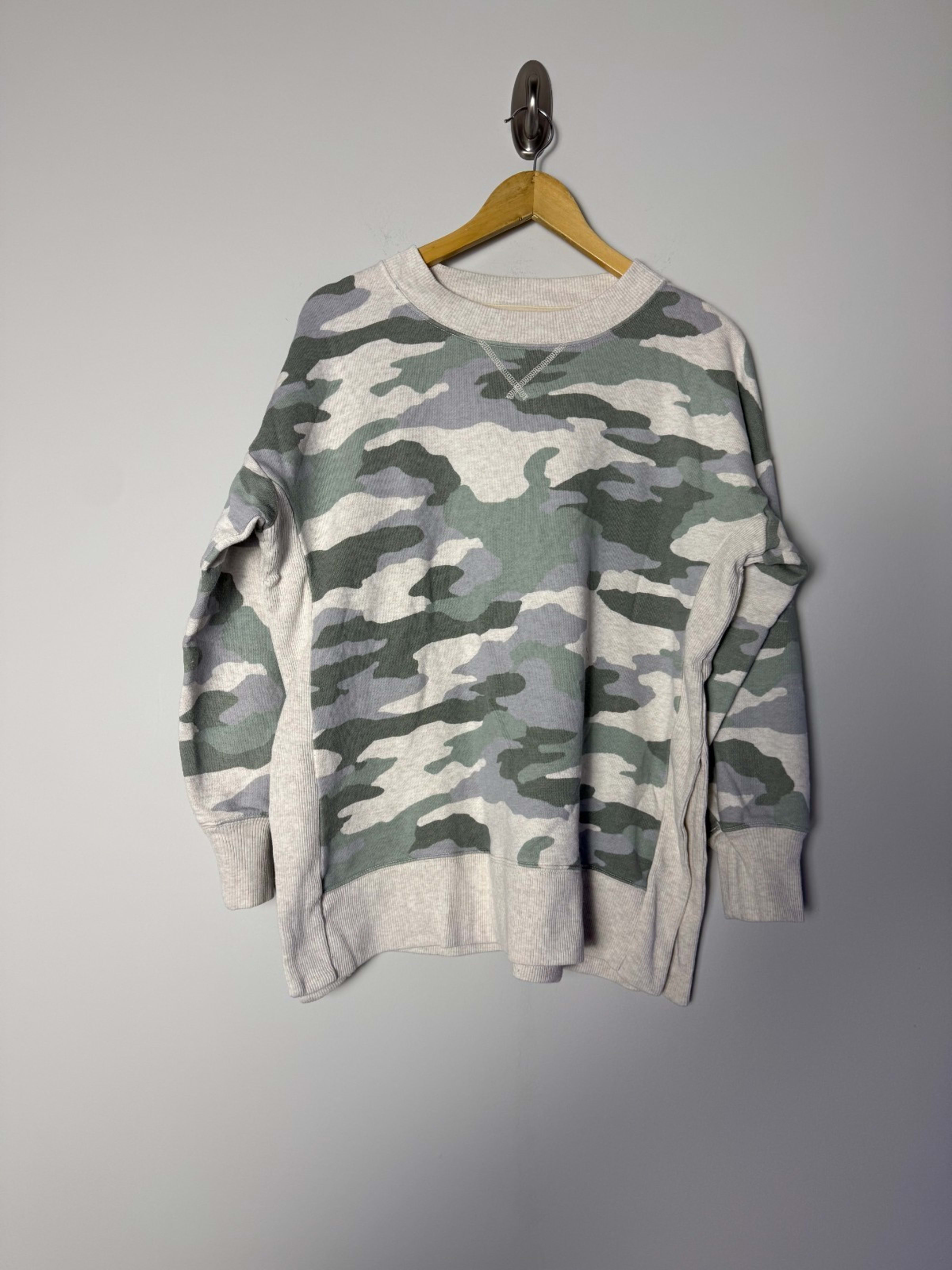 Aerie Camo Oversized Long Sleeve Side Slit Pullover Sweater Womens M Multicolor