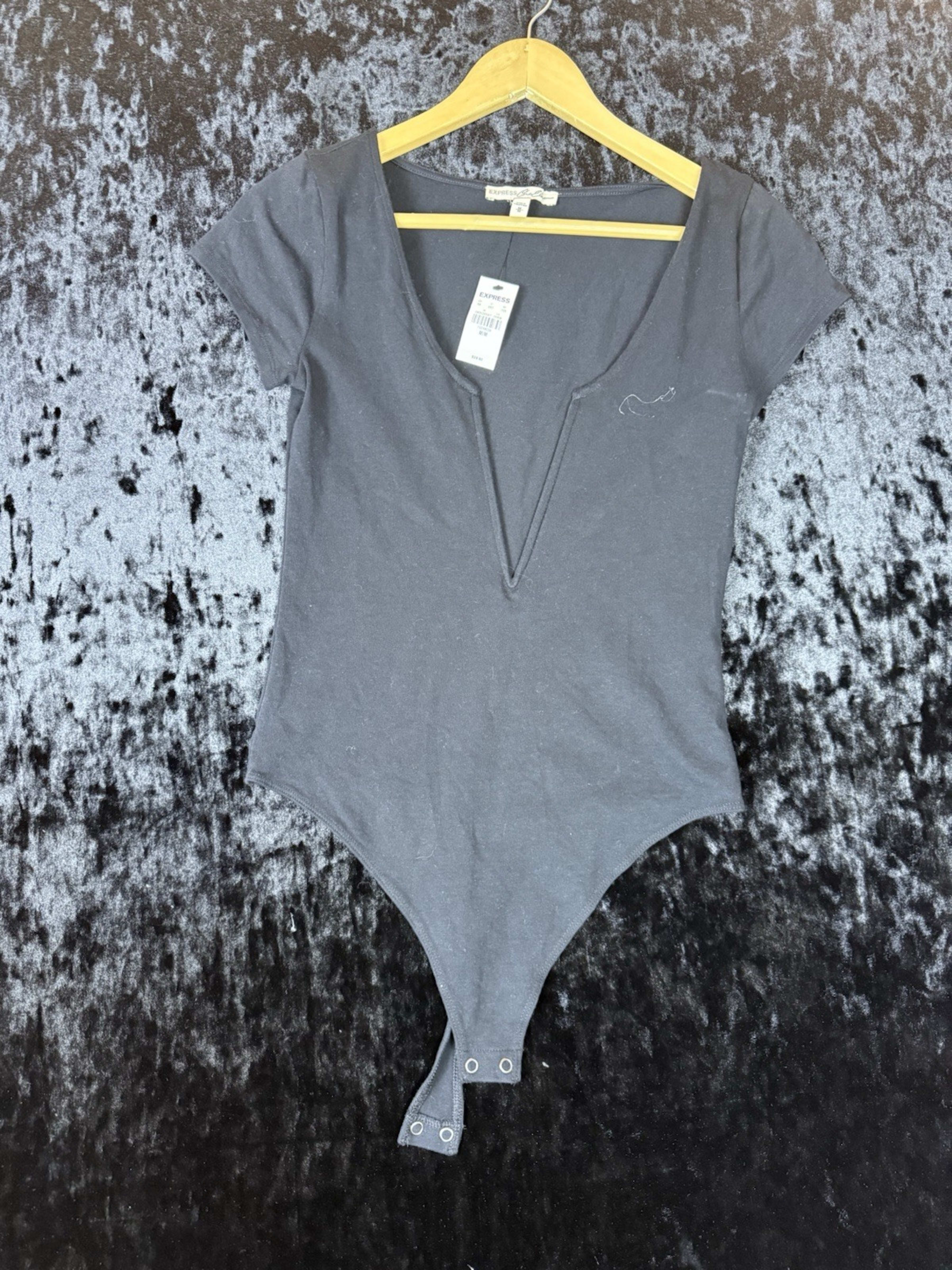 Express One Eleven Bodysuit Top Women's M Black Ribbed V-Neck Short Sleeve NWT