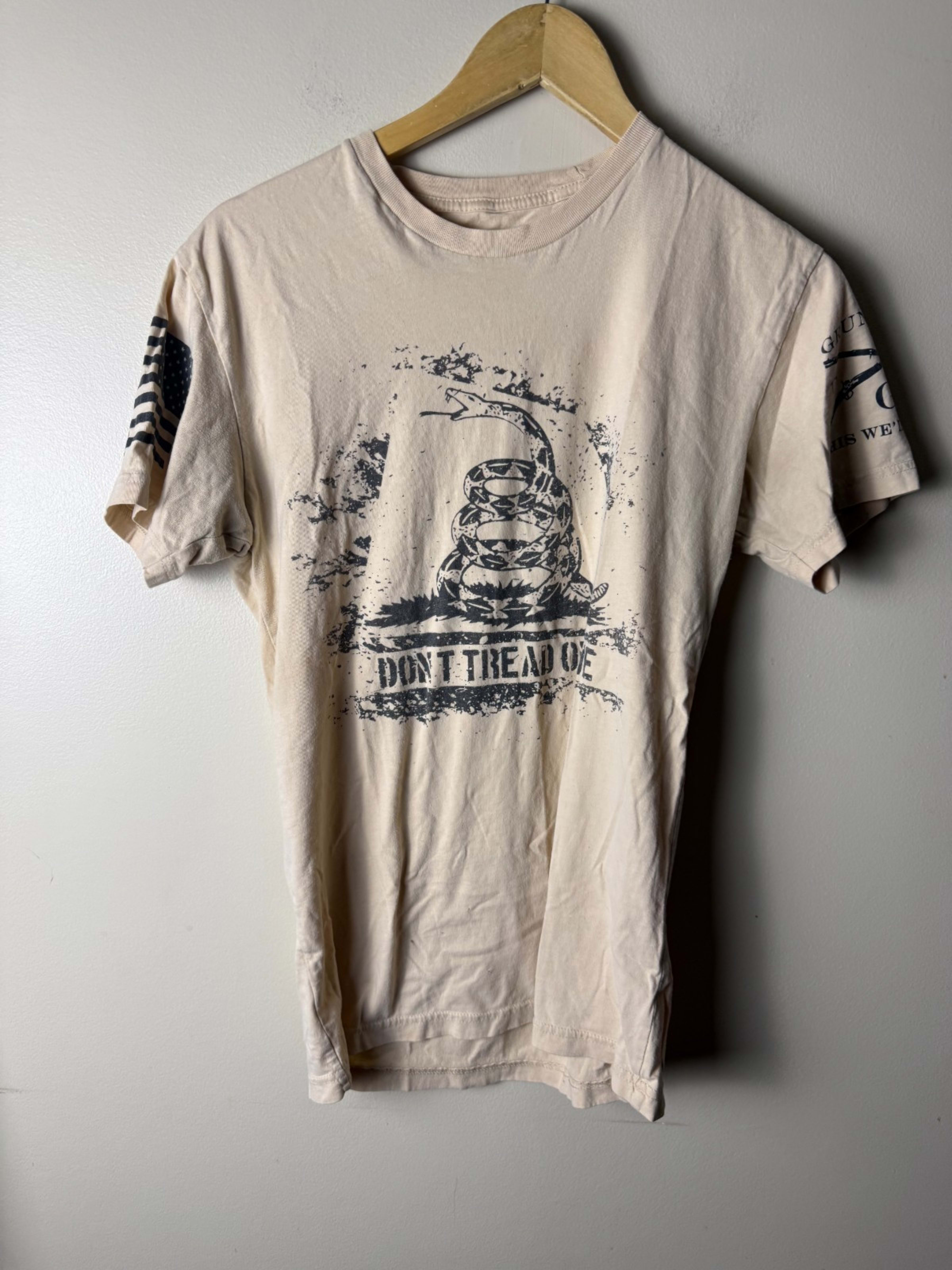 Grunt Style T Shirt Don't Tread on Me Snake Patriot Crew Neck Mens S Beige