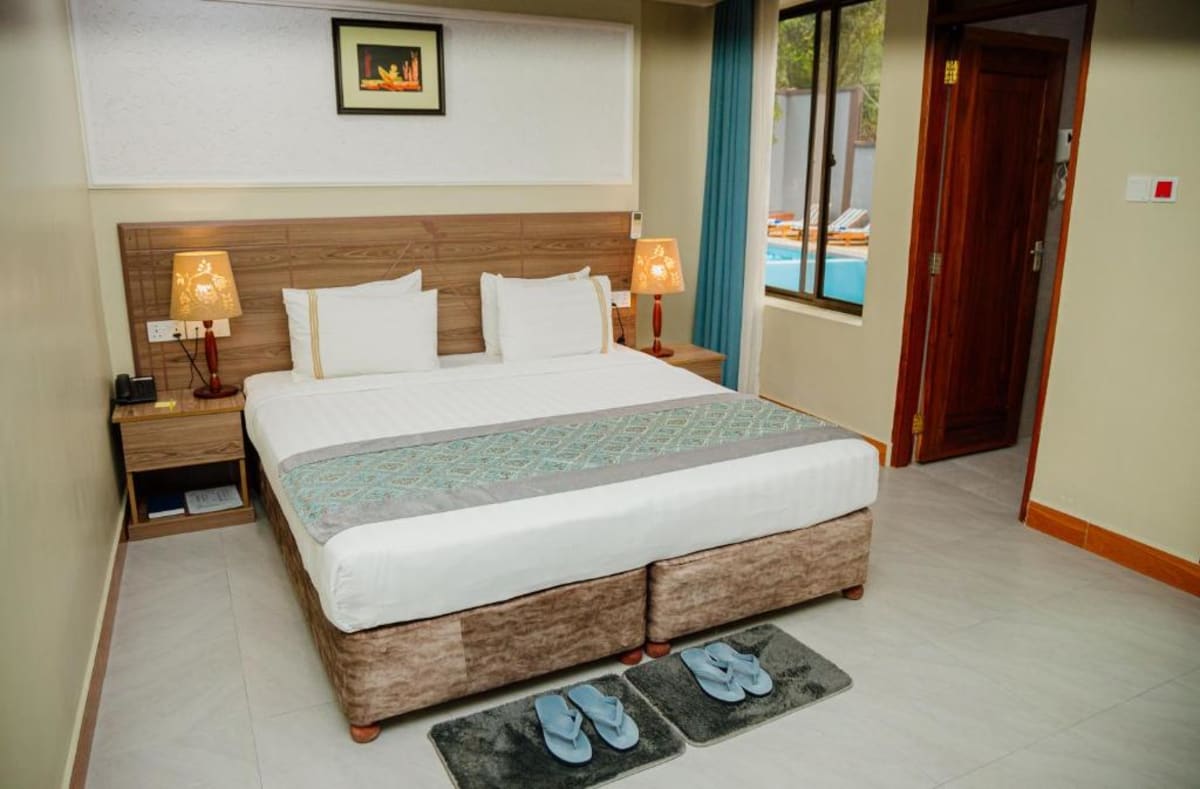 Green Side Hotel