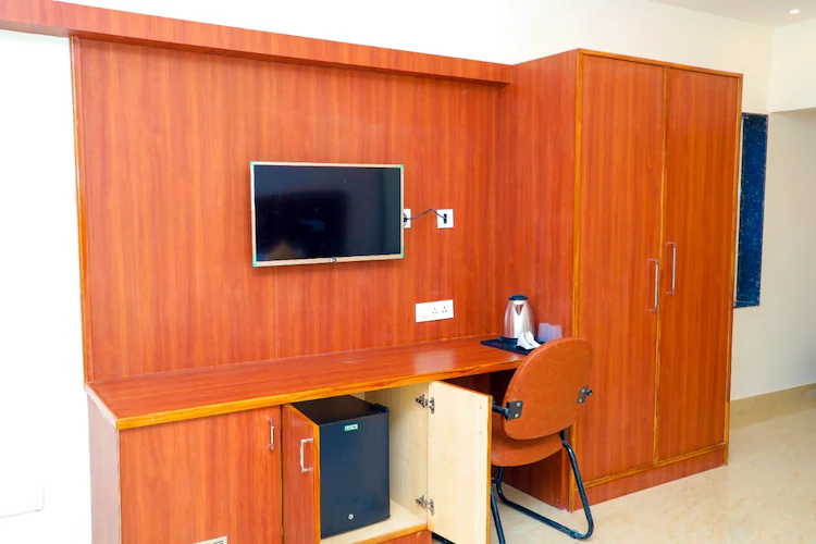 Executive AC Suite photo 3