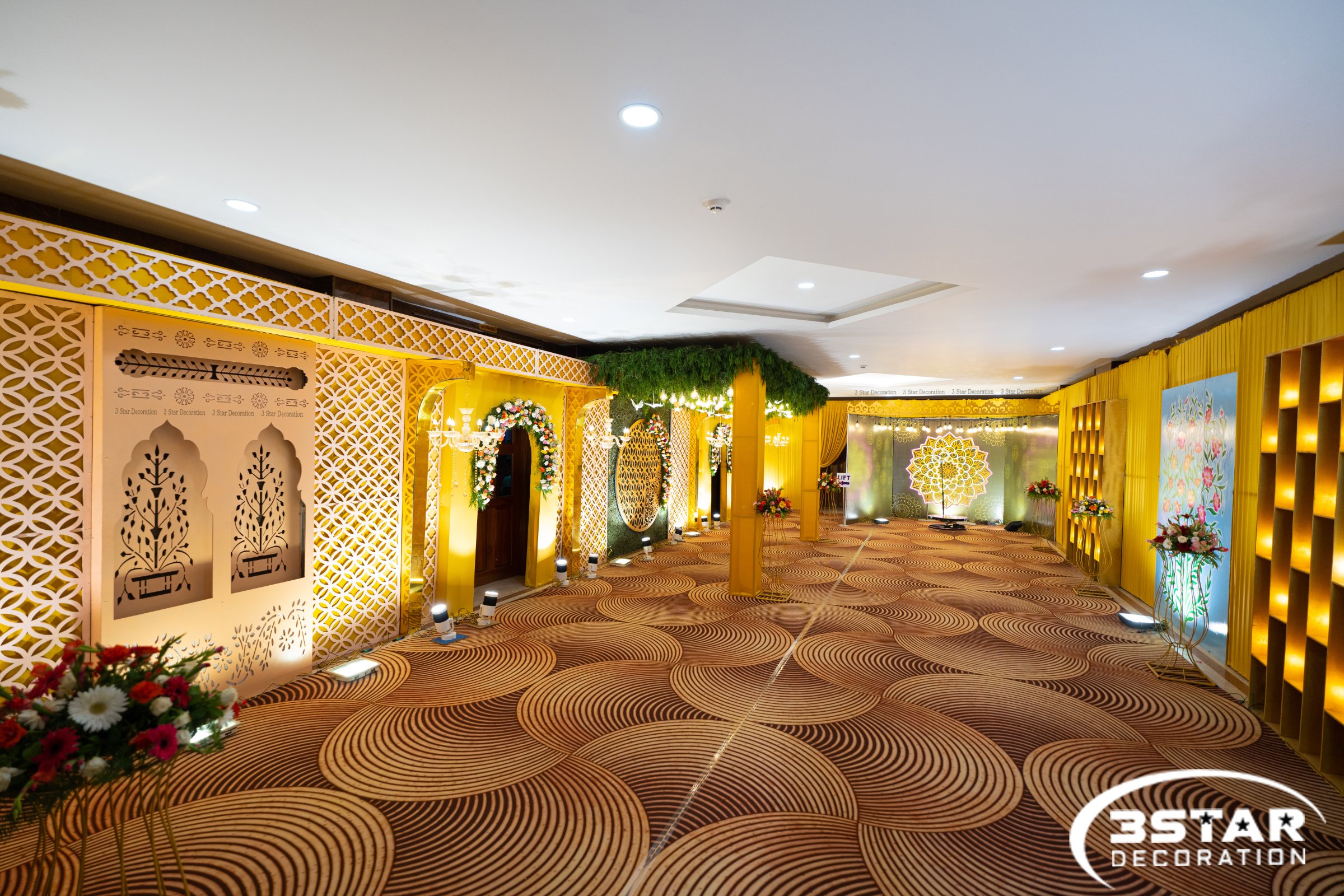 Hall decor — R6(2)
