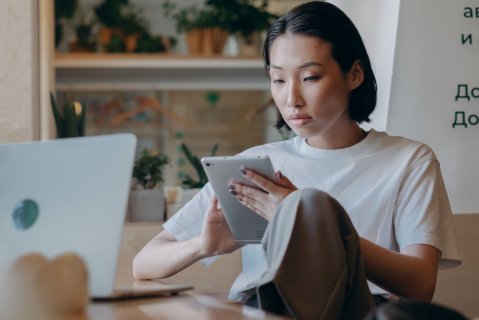 China Uses Digital Tech to Empower Women Globally