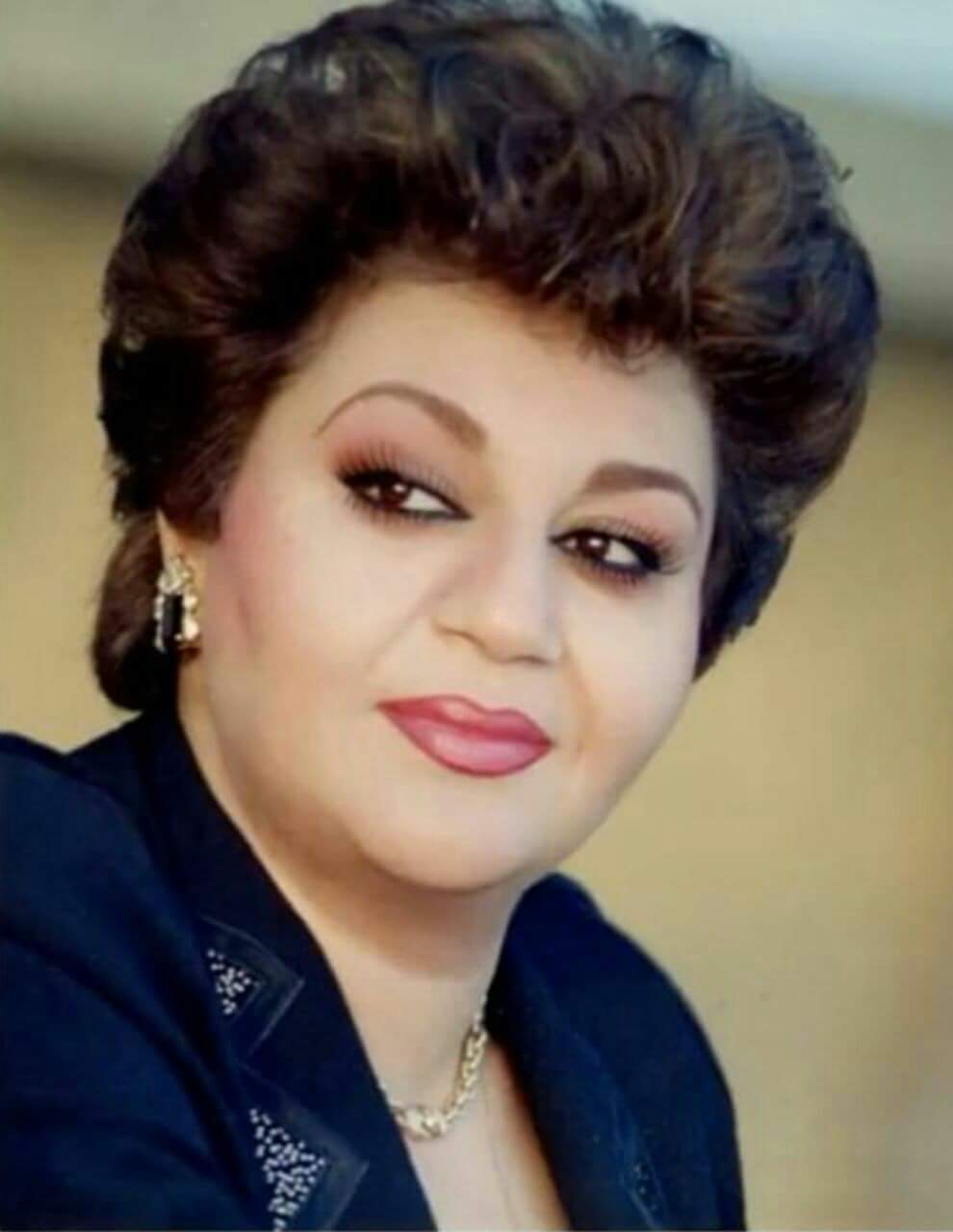 متن تصنیف تنها با گلها هایده