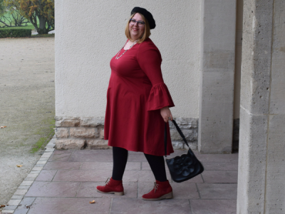 Dunja Wermter im roten Kleid