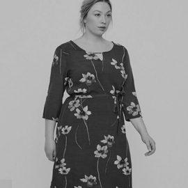 Kleider YOEK