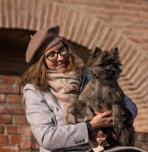 Cairn Terrier - Majestic Sandial