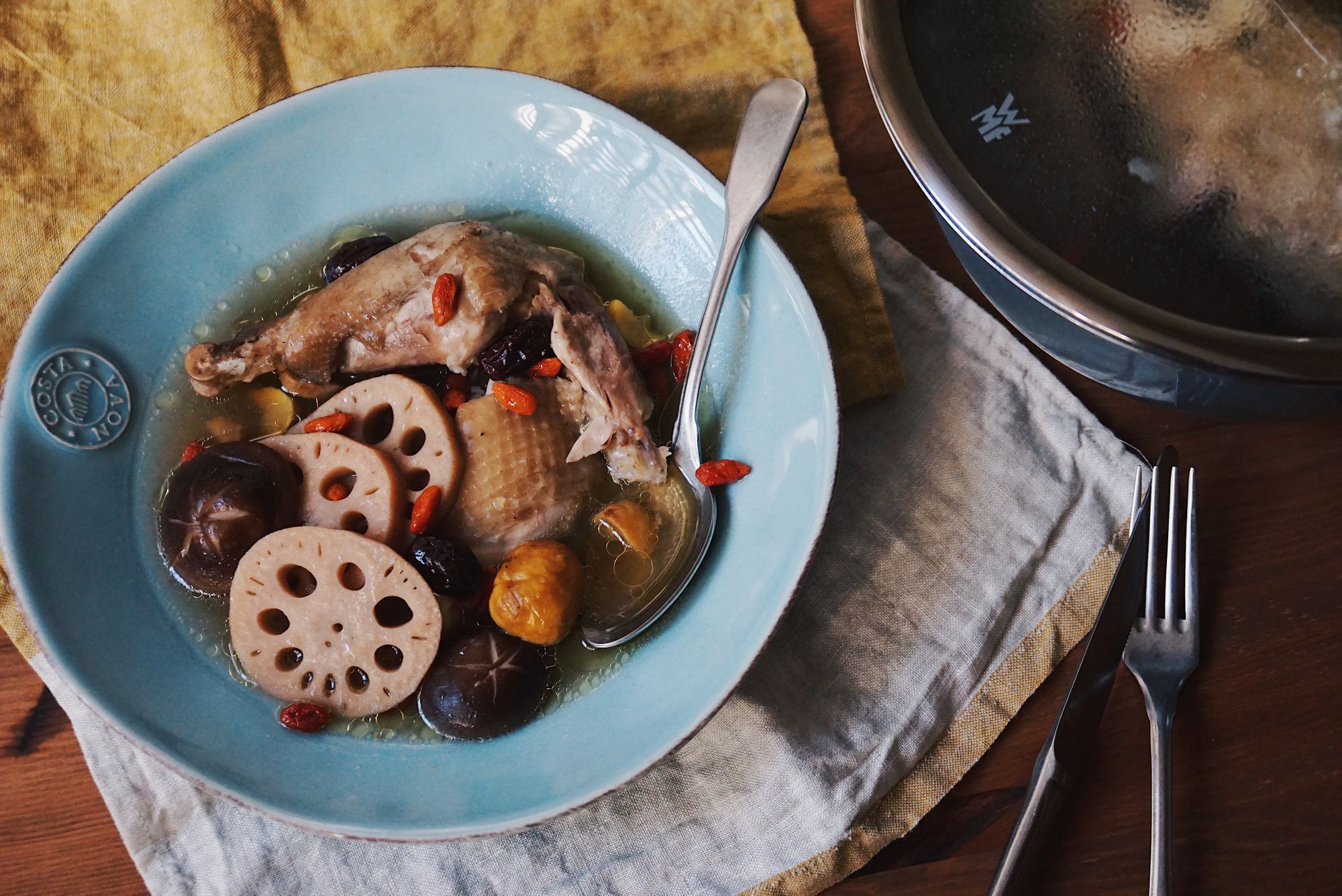 WMF。Fusiontec系列鍋具｜秋季食材大集合，紅棗枸杞蓮藕雞湯