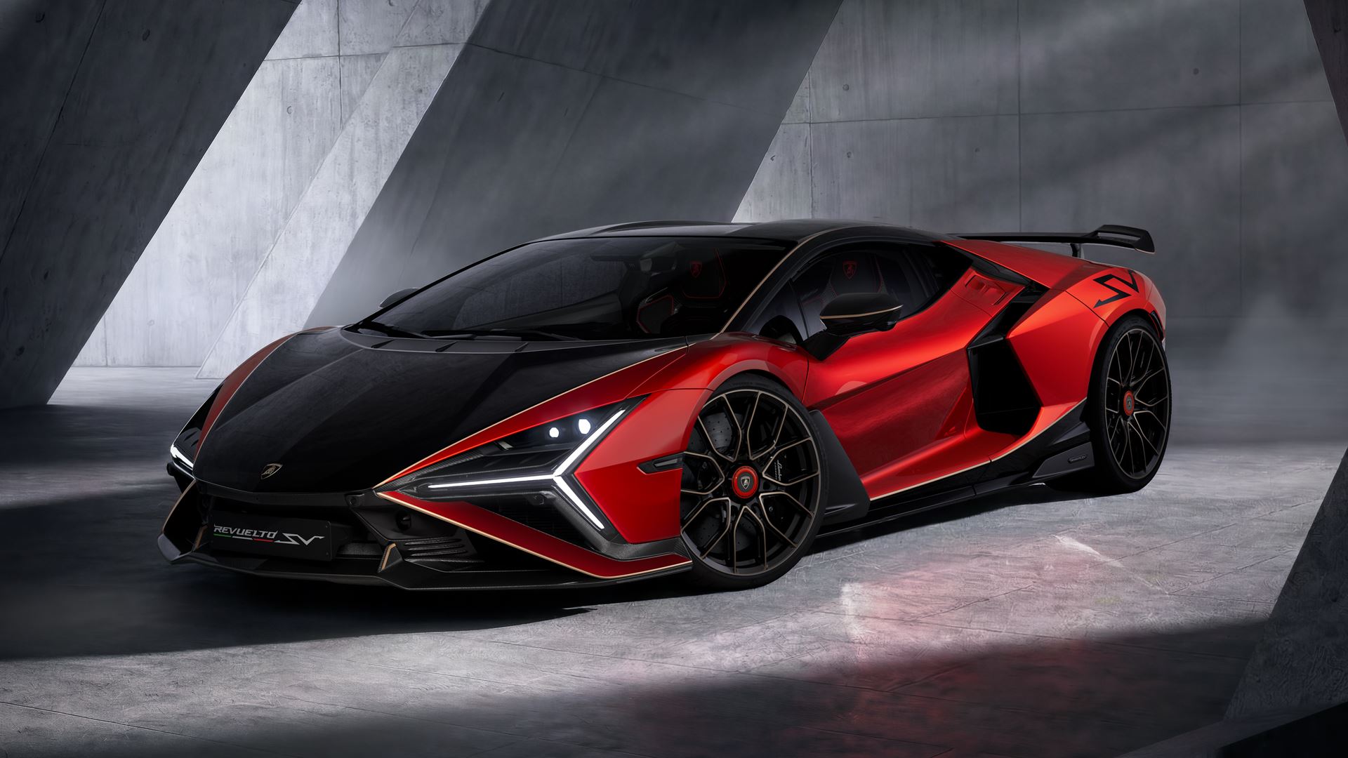 Lamborghini Revuelto SV interior and performance details