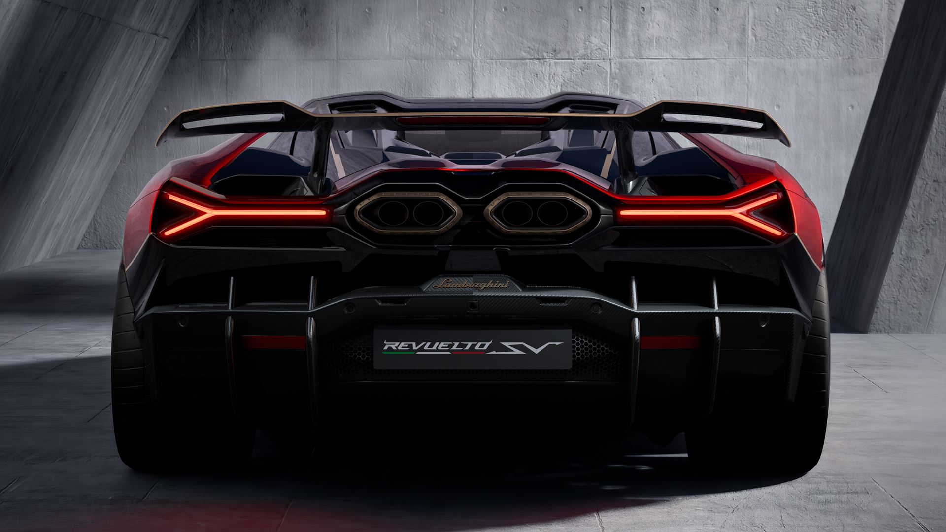 Lamborghini Revuelto SV track driving