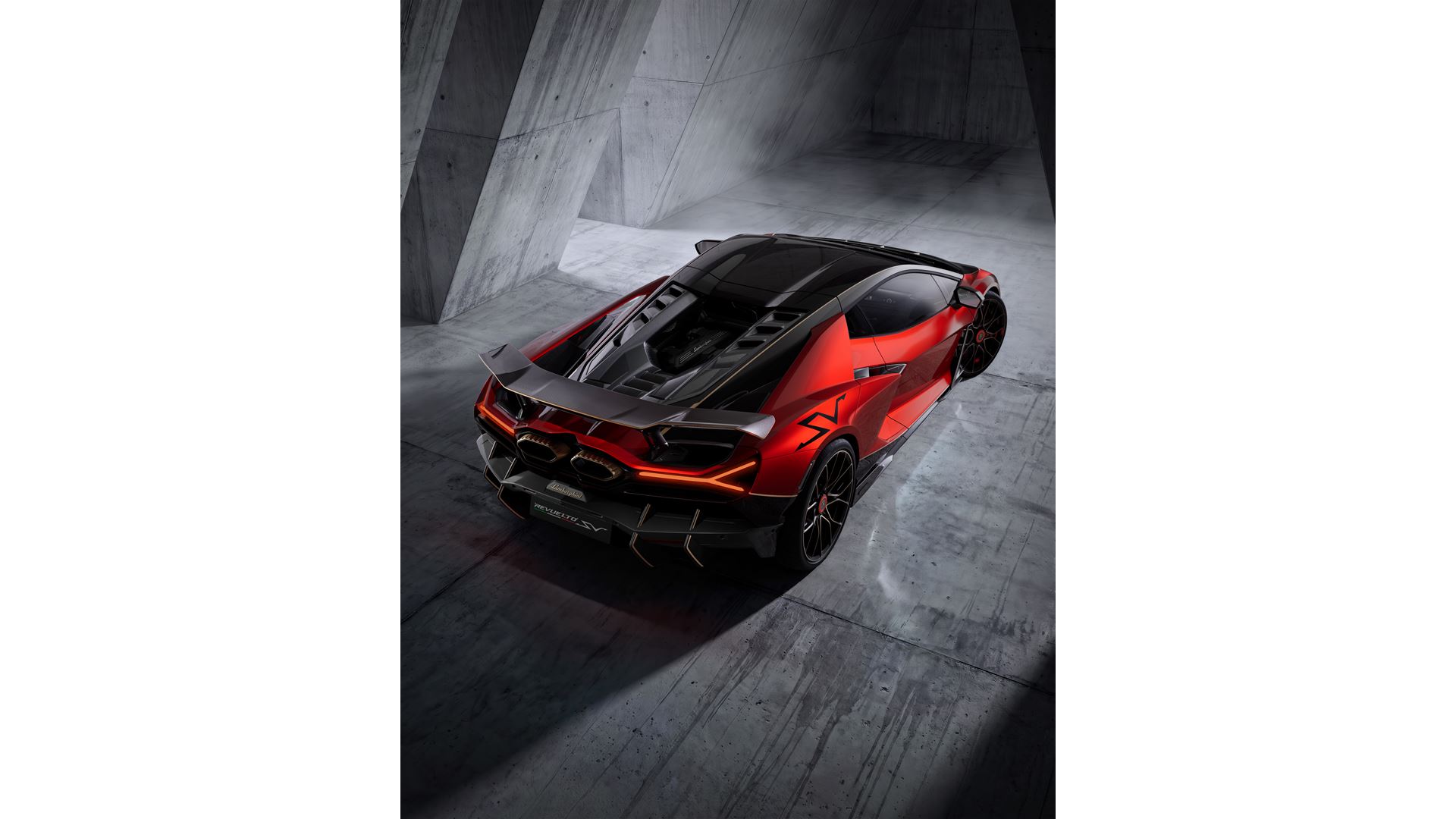 Lamborghini Revuelto SV V12 hybrid powertrain