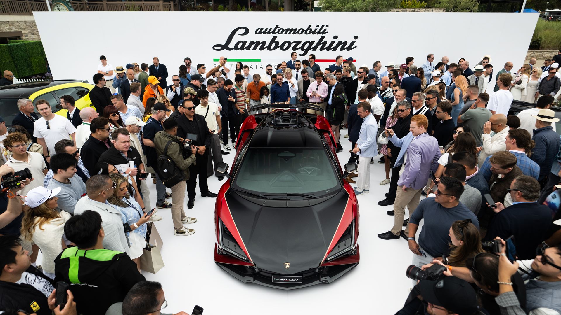 Lamborghini Revuelto SV