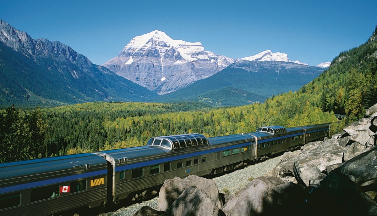 Knitting in Québec and Aboard The Canadian train