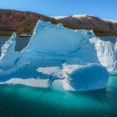 Knitting on Top of the World