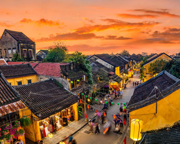 Hue/Da Nang (Chan May), Vietnam (F, L, M)
