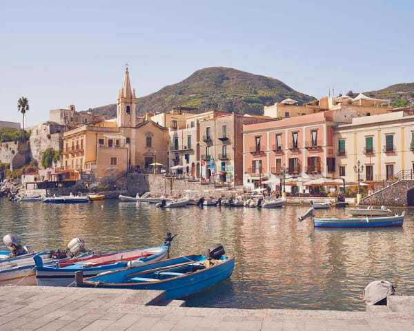 Lipari: Dronningen av De eoliske yer (F, M)