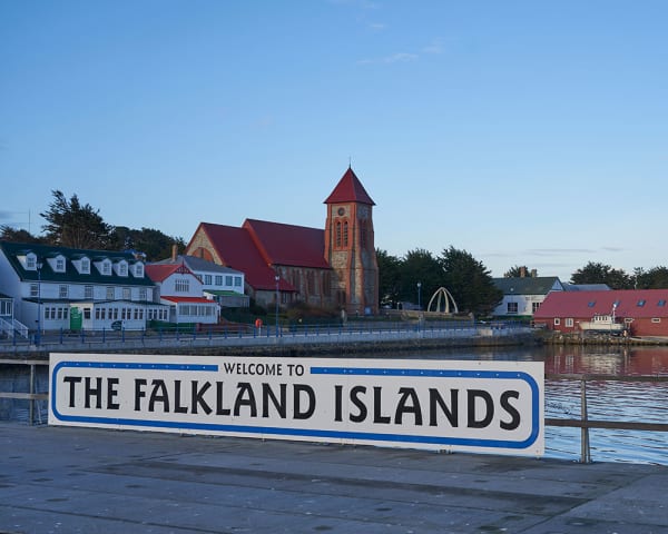 Port Stanley, Falklandsyene (F, L, M)