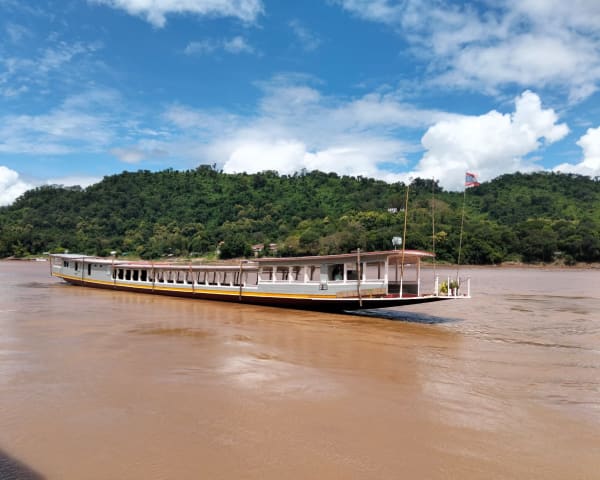 Chiang Rai�Laos, longboat p� Mekong (F, L, M)