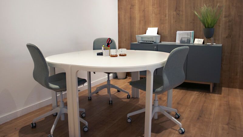 La vista desde dentro de la clínica dental Bocus en Barcelona