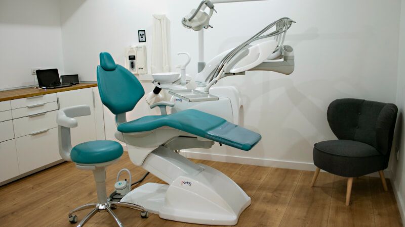 Foto de consultorio de Barcelona con la unidad dental