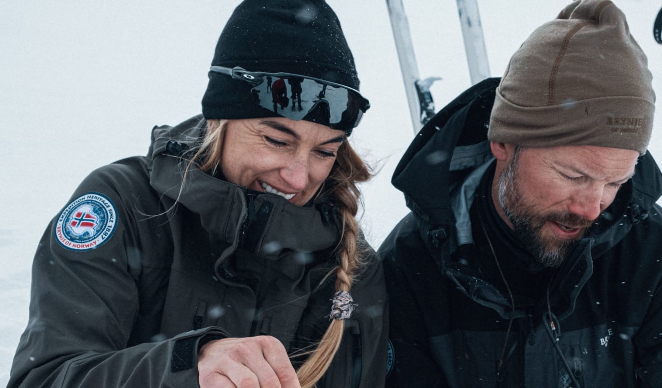 NÅ: Expedition Hardshell for damer i Outlet. Gode priser - høy kvalitet!