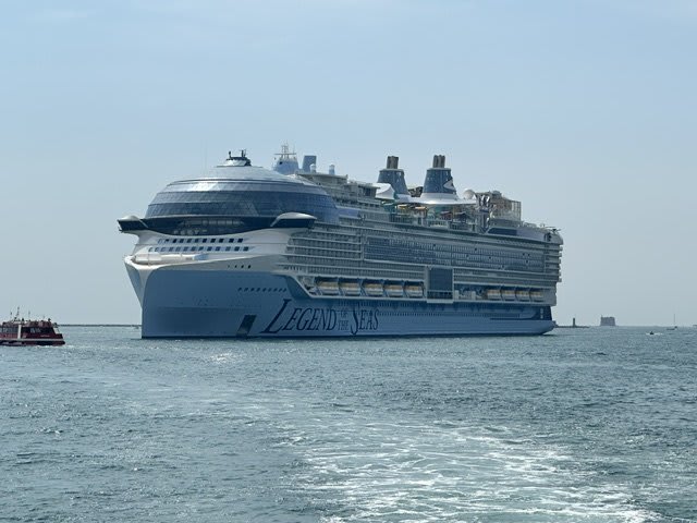 What Is Royal Caribbean’s Legend of the Seas Really Like?