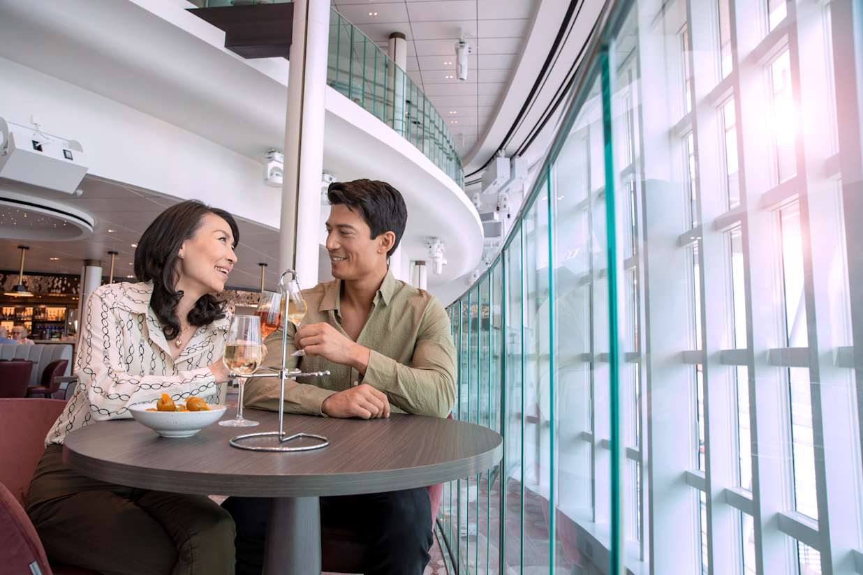 Couple dining in Glasshouse on a P&O Cruise