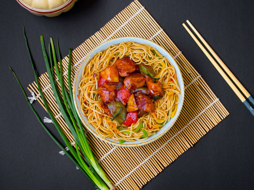 Chilli Chicken Hakka Noodles