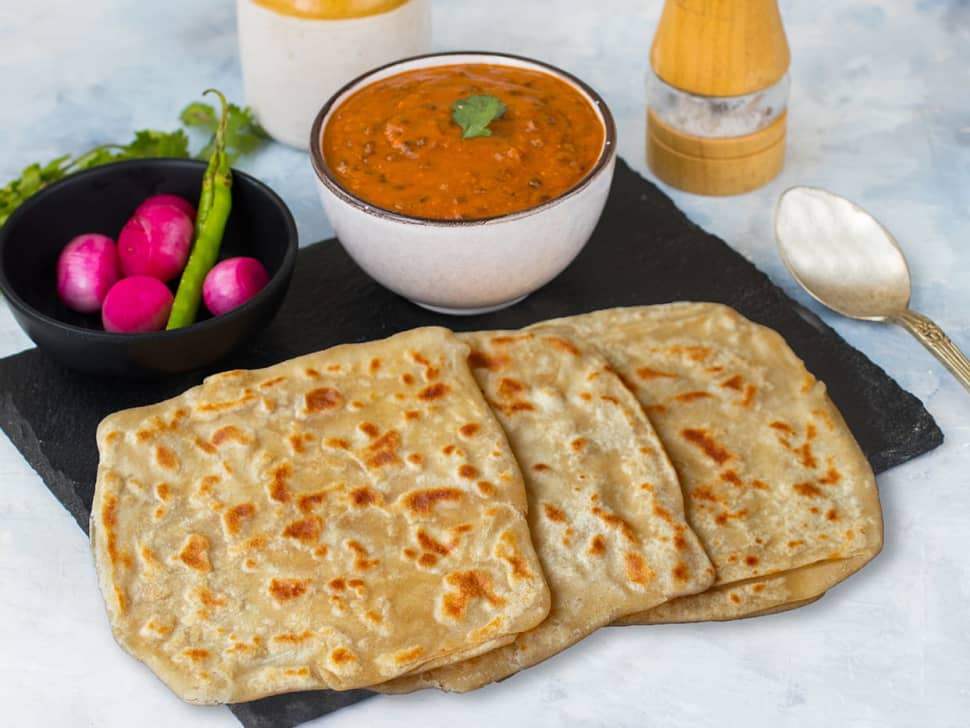 Dal Makhani & Tawa Paranthas Meal
