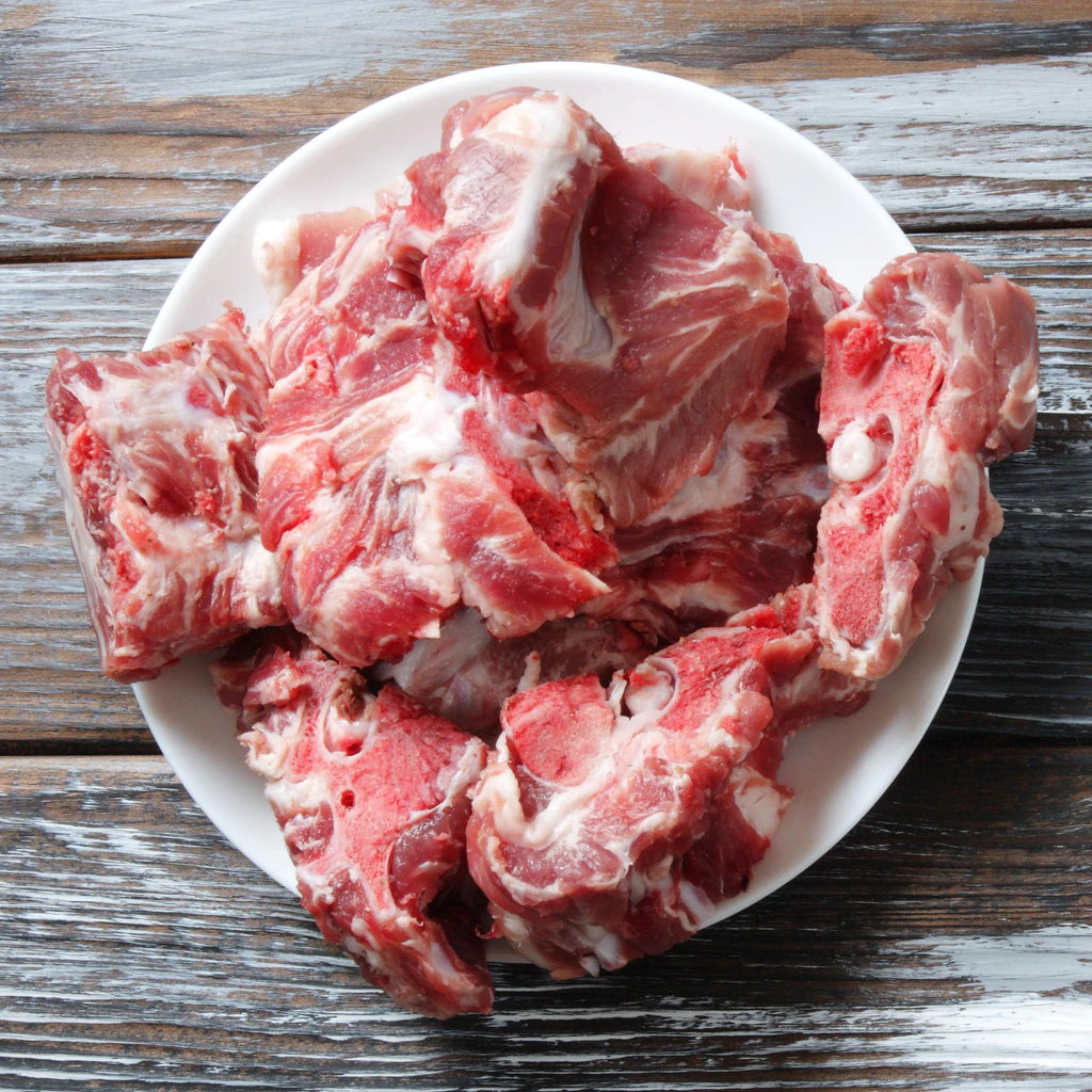 BEEF WITH BONES per kg
