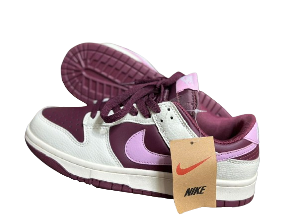 NIKE DUNK LOW
