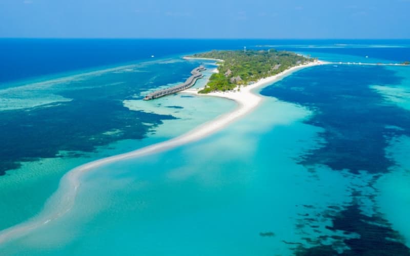 4* KUREDU Resort, Lhaviyani Atoll Maldives: 7 Nights Full Board Stay + Flights from only R36 265 pps!