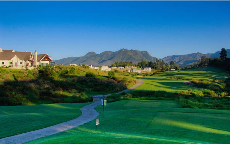 KINGSWOOD Golf Estate:  4-Ball + Carts for only R2 699!