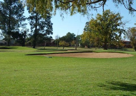 SOUTH DOWNS GOLF COURSE: 4 Ball Deal for just R719,99!