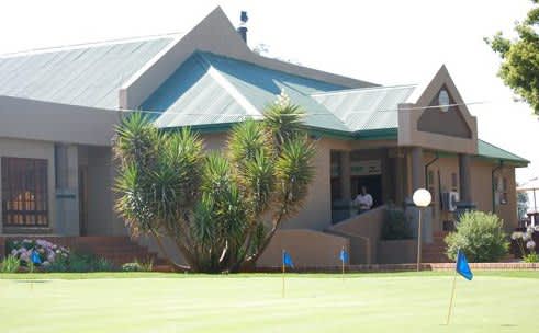 SOUTH DOWNS GOLF COURSE: 4 Ball Deal for just R719,99!