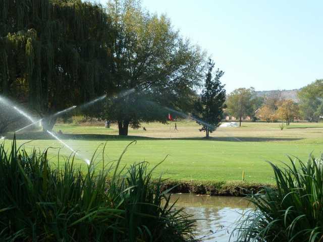 SOUTH DOWNS GOLF COURSE: 4 Ball Deal for just R719,99!