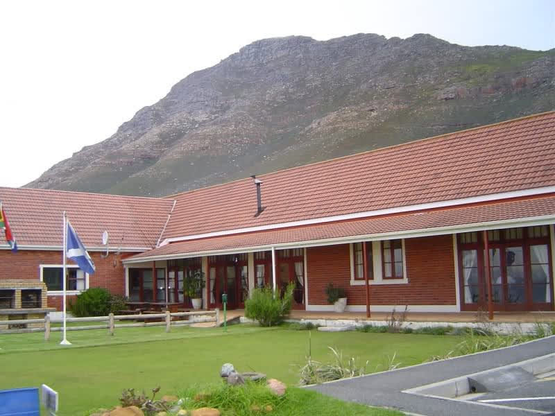 SIMONSTOWN COUNRY CLUB: 4-Ball Deal for just R639,99