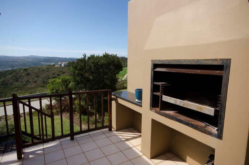 PEZULA- 1 Night Self-Catering Stay in a 2 BEDROOM GOLF VILLA  for 4 people from R412 per person per night!