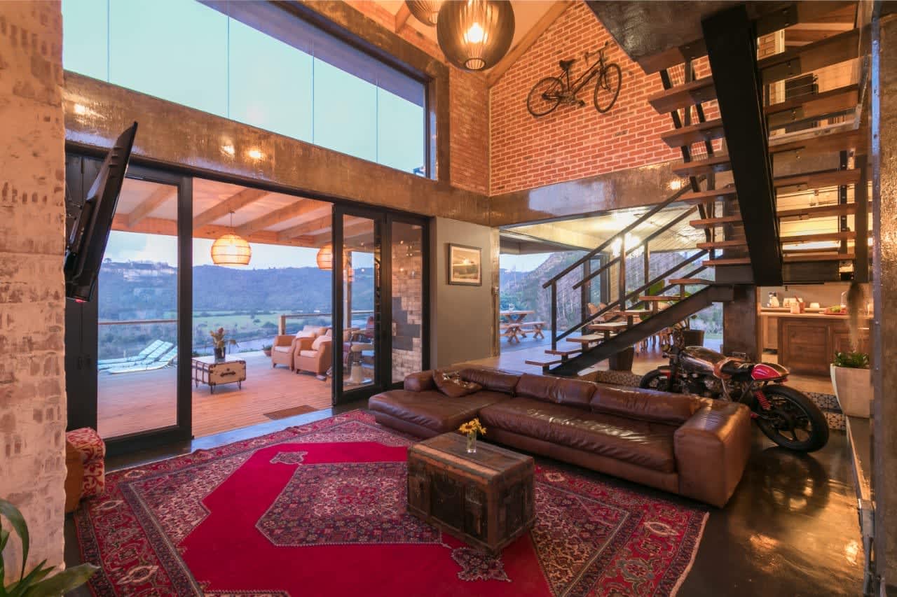 Cloud 9 Estate: Luxury stay for up to 12 people in a 6 en- suite bedroom Manor House!