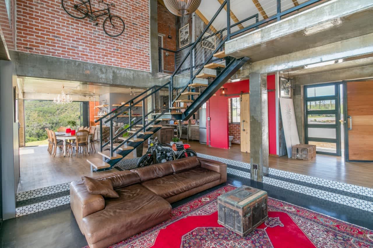 Cloud 9 Estate: Luxury stay for up to 12 people in a 6 en- suite bedroom Manor House!