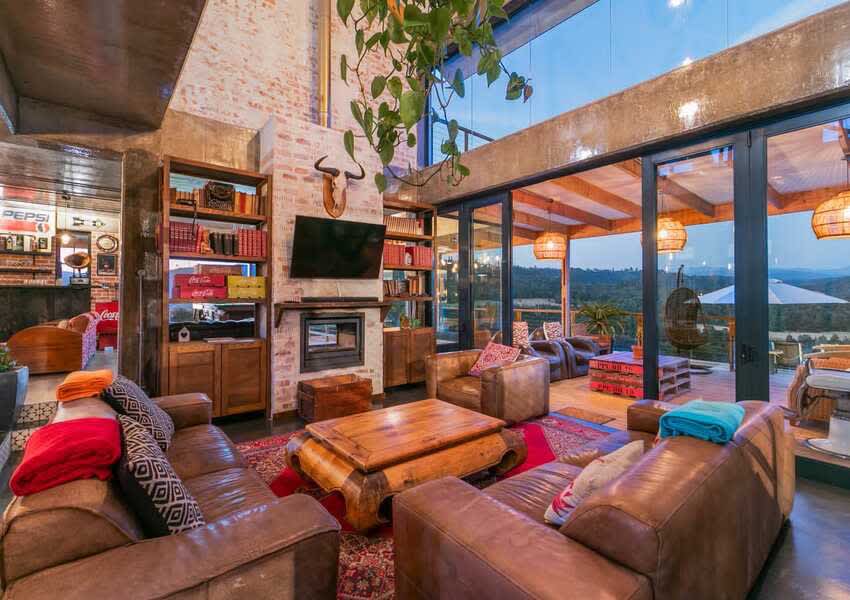 Cloud 9 Estate: Luxury stay for up to 12 people in a 6 en- suite bedroom Manor House!