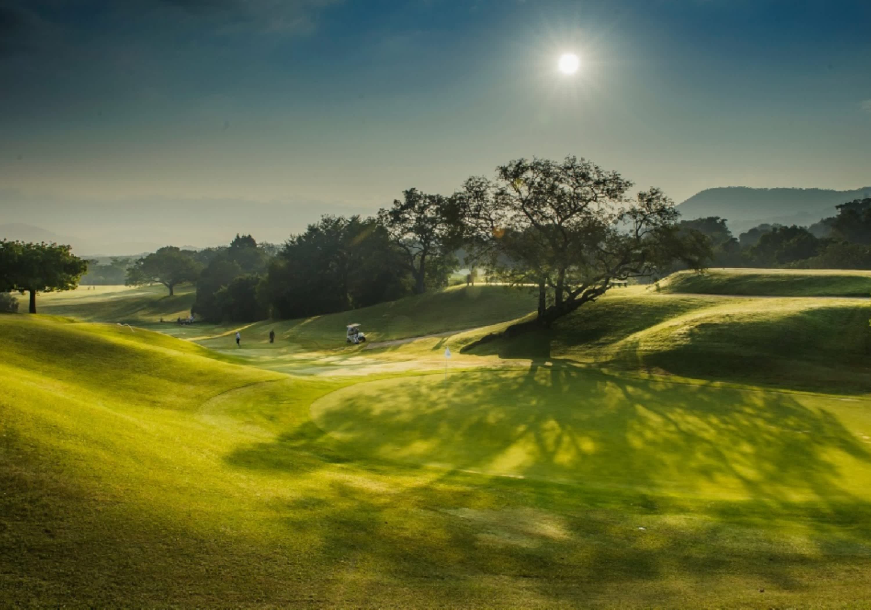 White River Golf Tour: 3 Nights Self-Catering Stay for 8 people + 1 Round at White River + 1 round at Skukuza + Shared Cart!