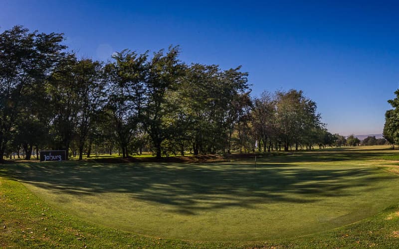 SOWETO COUNTRY CLUB: 4 Ball Special on a Superb Gary Player Course for only R699.99! 